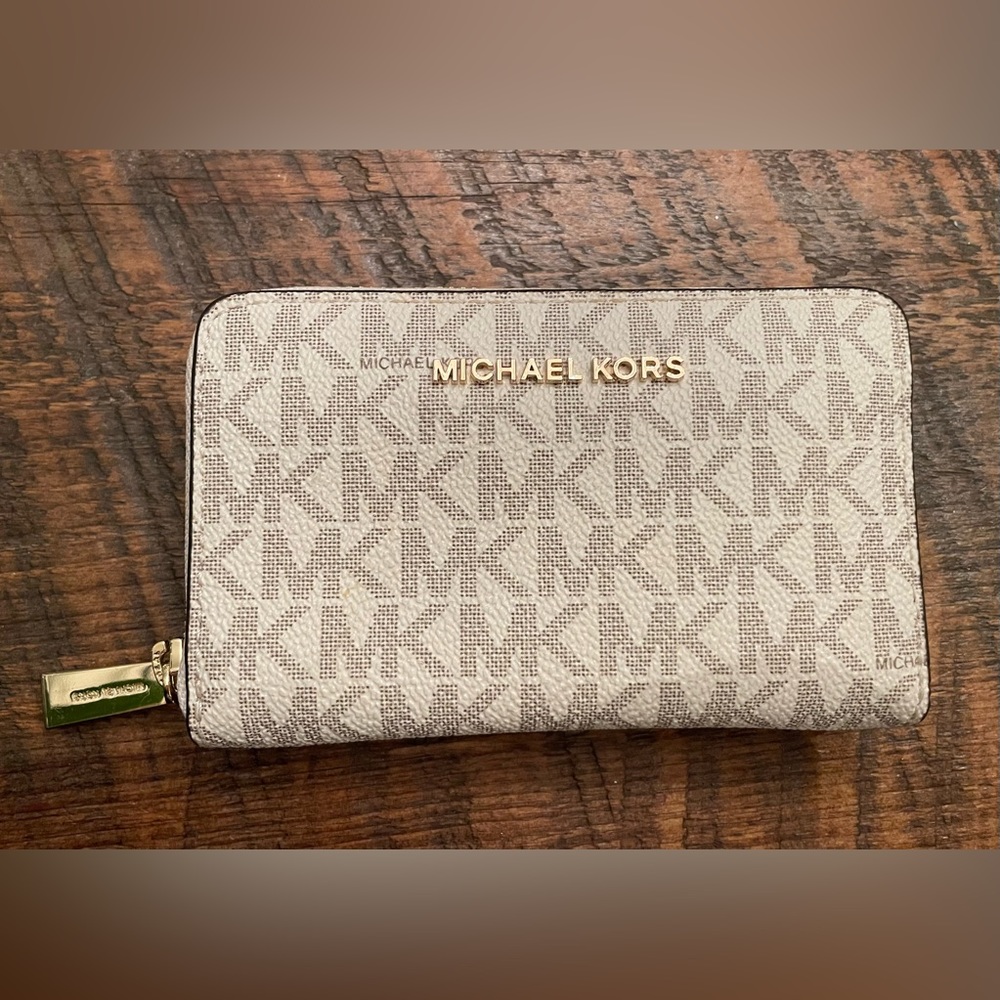 Michael Kors Small Logo Wallet